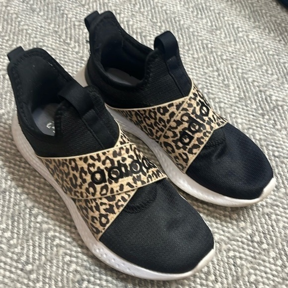 Adidas puremotion adapt cloud foam, cheetah print running shoes by 6 1/2 - Picture 1 of 6